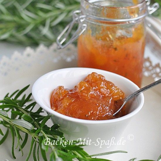 Rezeptbild: Pfirsichkonfitüre mit Rosmarin