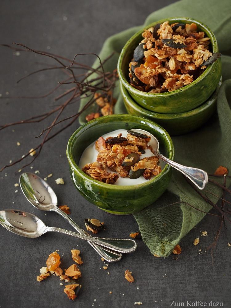 Rezeptbild: Knuspermüsli mit Kürbiskernen und Aprikosen