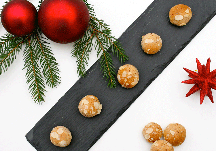 Rezeptbild: Mandel-Marzipan-Kugeln