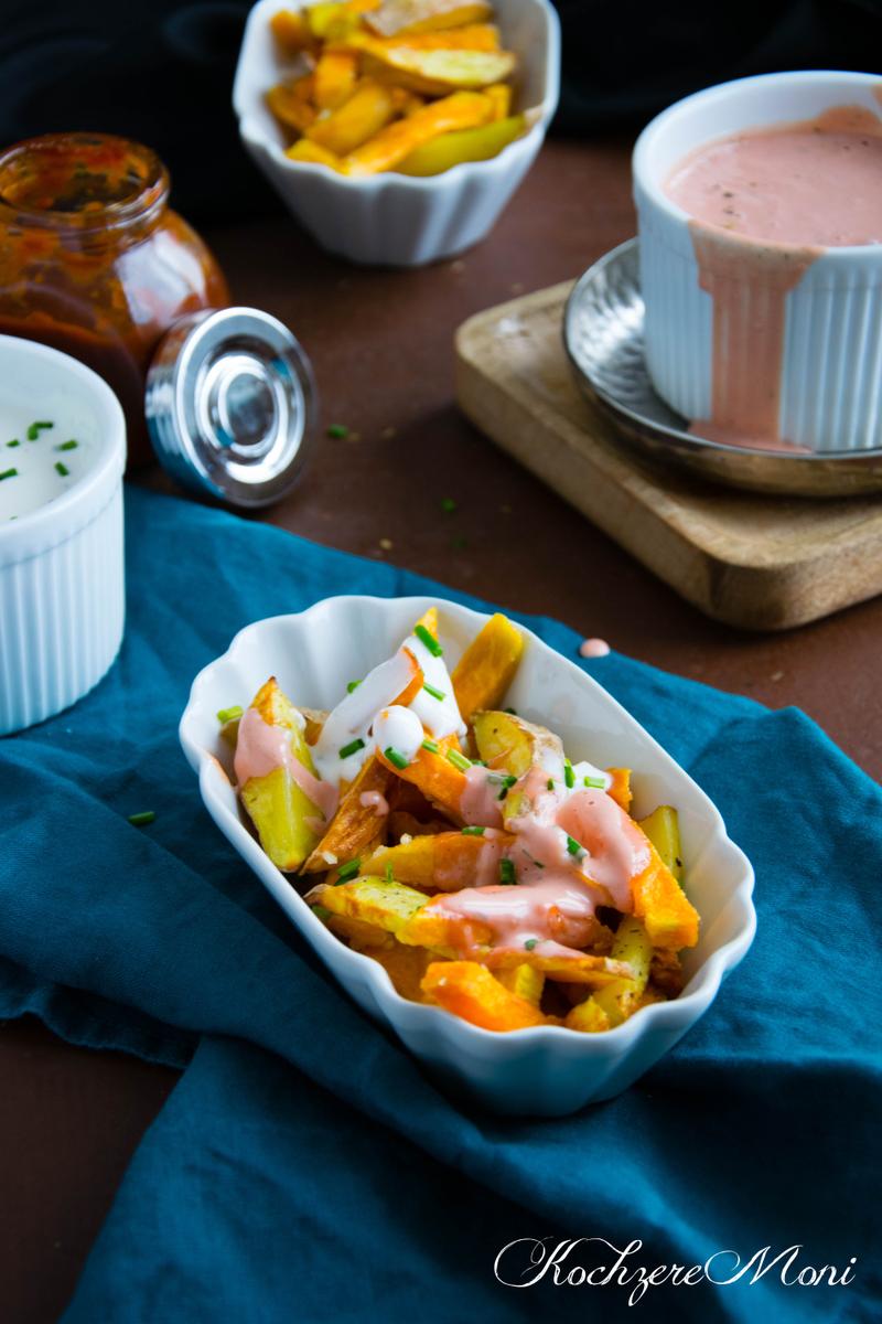 Rezeptbild: Rosmarin- und Süßkartoffelpommes mit zweierlei Toppings