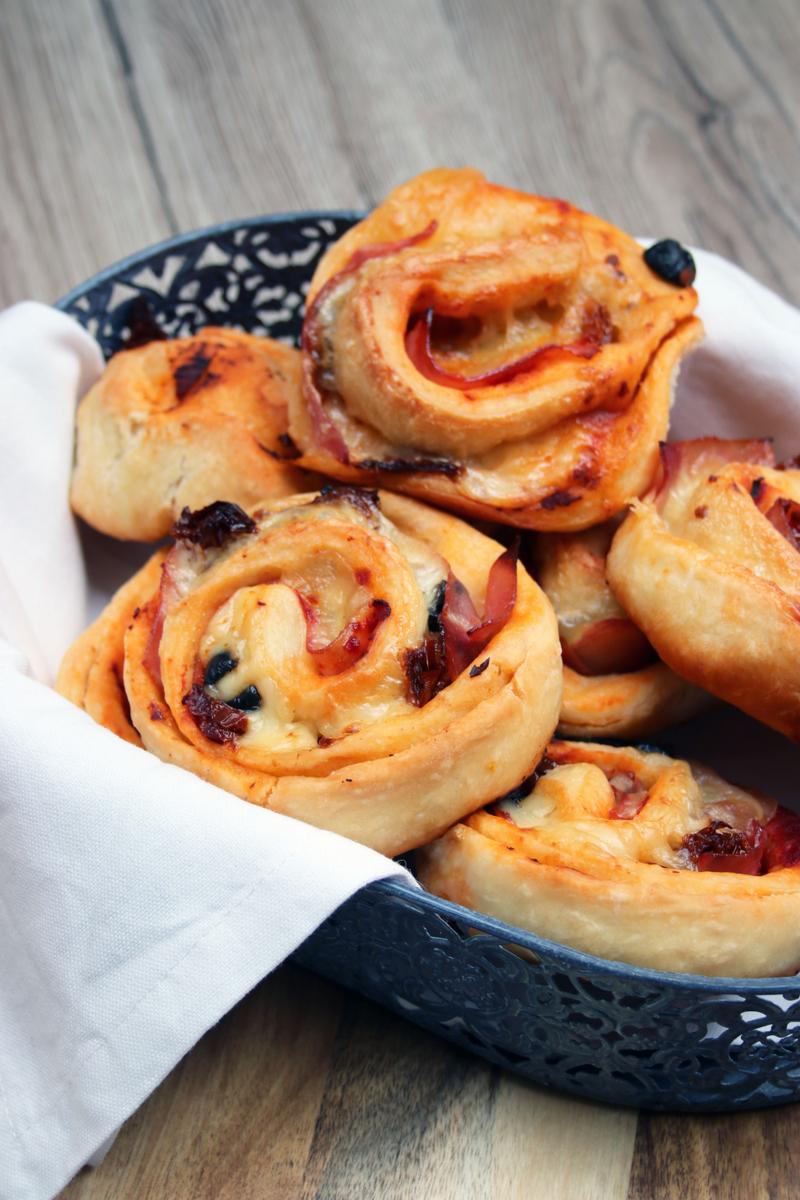 Rezeptbild: Gerolltes Finger-Food: Pizza-Schnecken