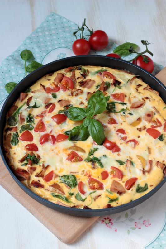 Rezeptbild: Frittata mit Pfifferlingen, Tomaten und Spinat 