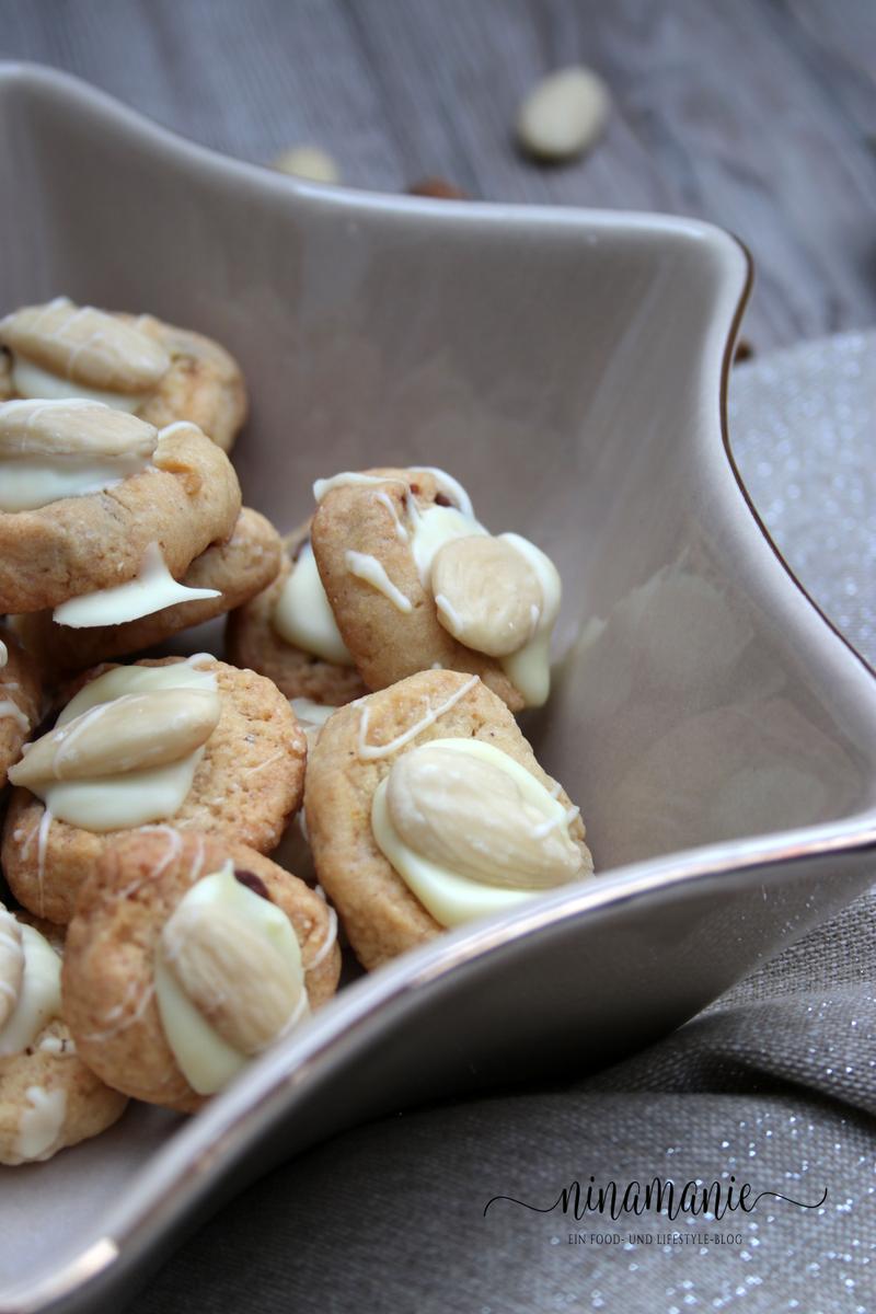 Rezeptbild: Mandel-Schoko-Plätzchen