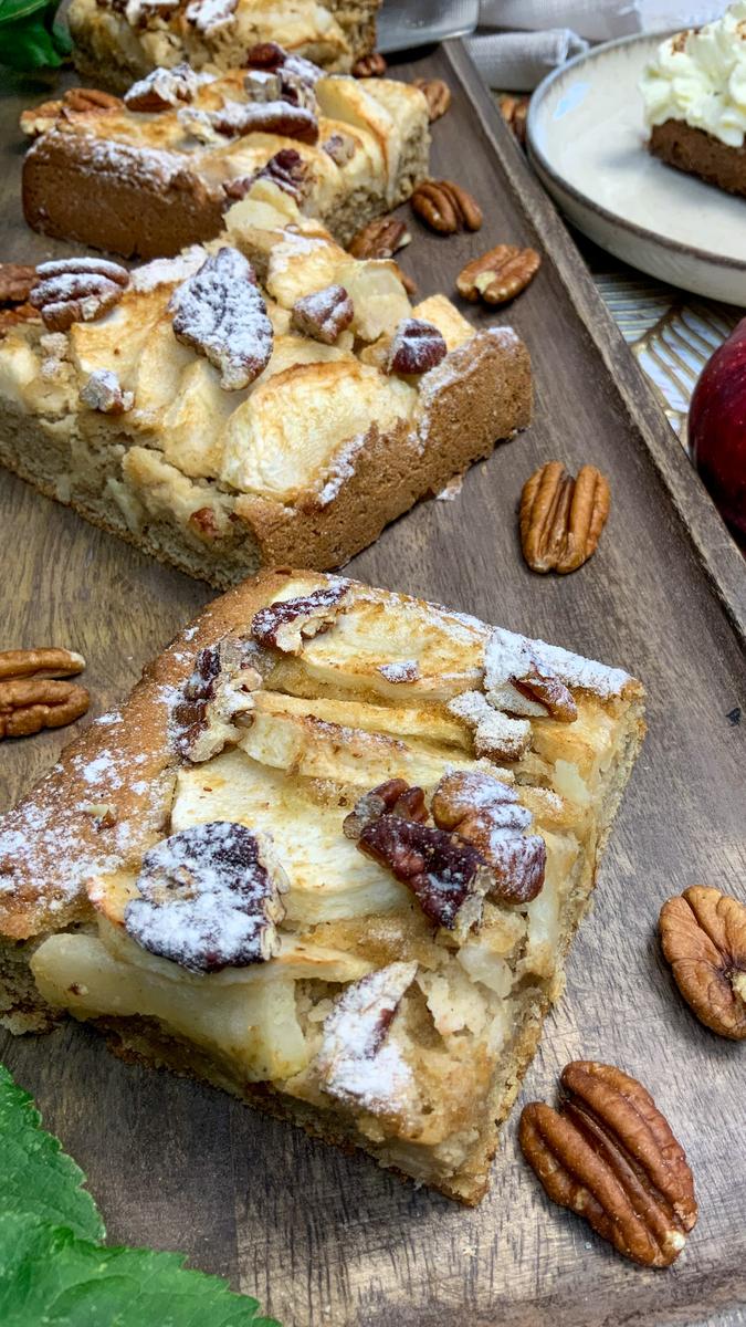 Rezeptbild: Schneller low carb Apfelkuchen vom Blech