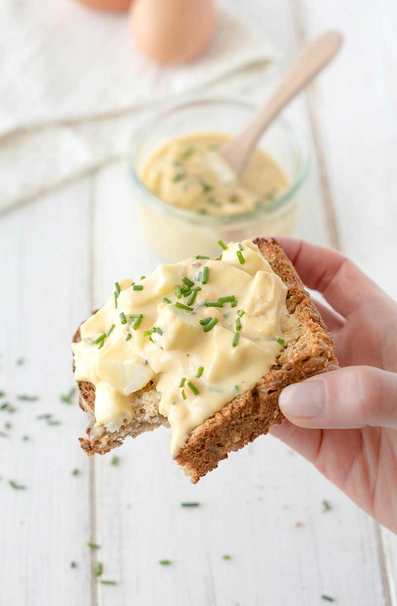 Rezeptbild: Eiersalat ohne Mayonnaise mit Schnittlauch