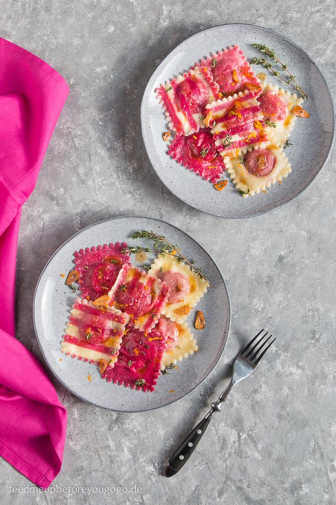 Rezeptbild: Rote-Bete-Ravioli mit Ziegenkäse in Thymianbutter