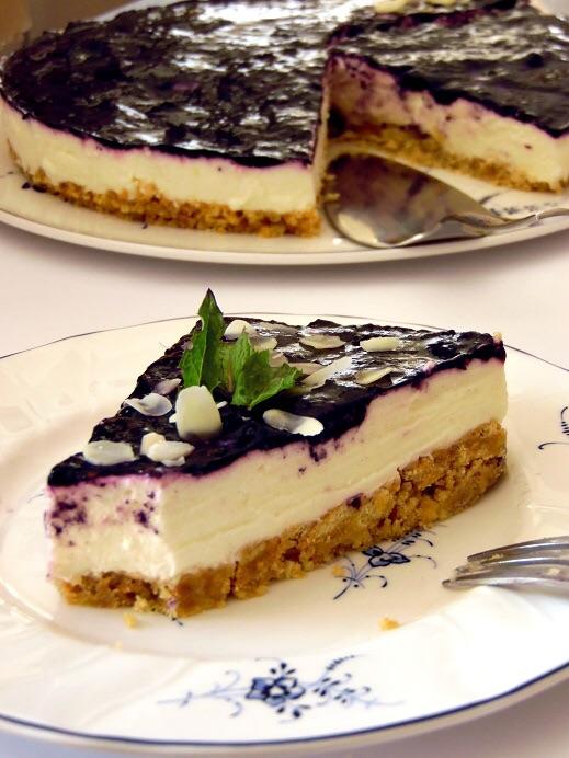 Rezeptbild: Butterkeks Kuchen ohne Backen: mit Sahne Brombeer Creme