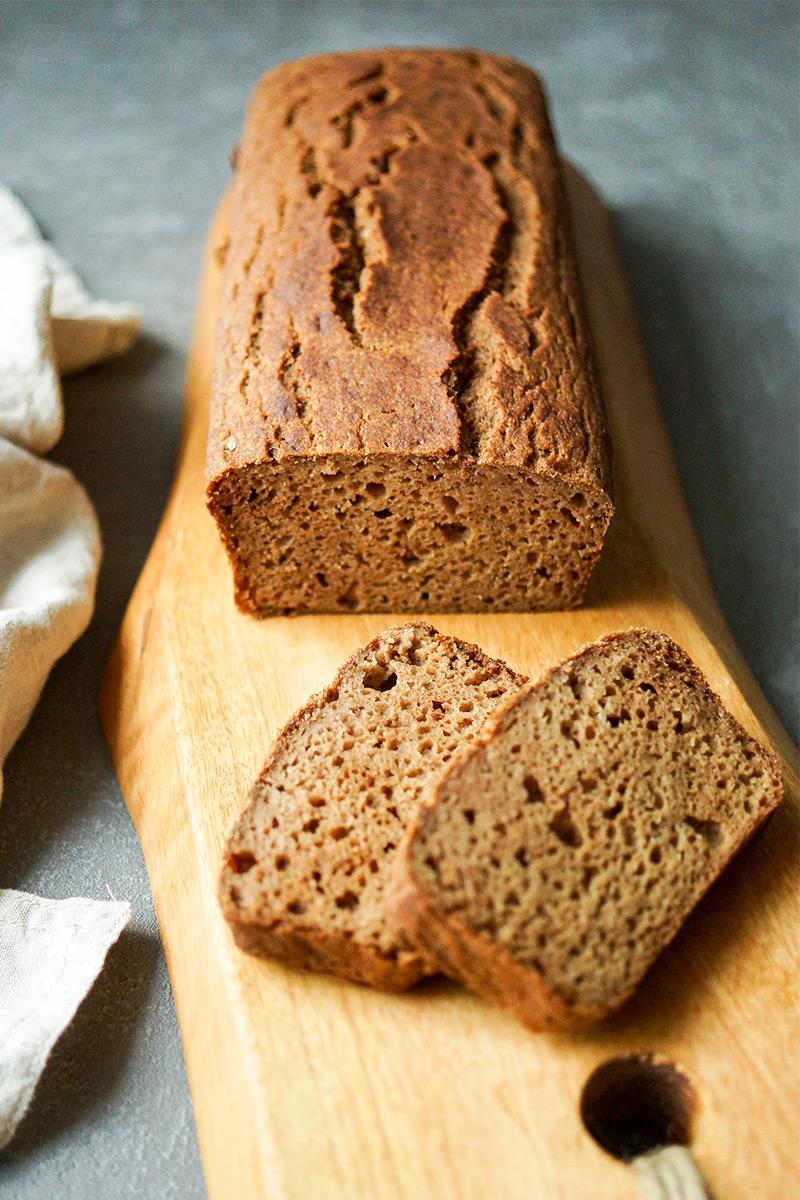 Rezeptbild: Apfel Kardamom Brot (glutenfrei)