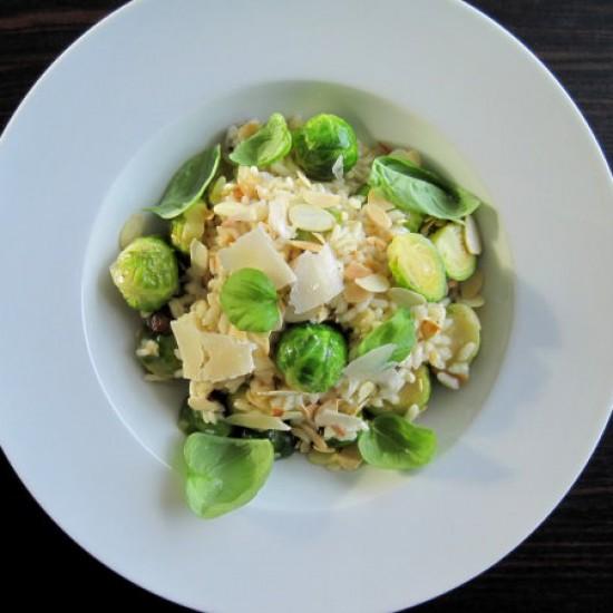 Rezeptbild: Rosenkohl-Risotto mit Mandelblättchen