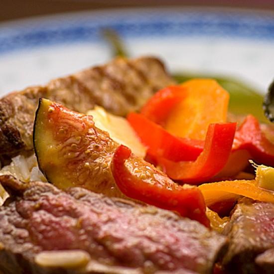 Rezeptbild: Thailändisches Rindfleischcurry mit Feigen