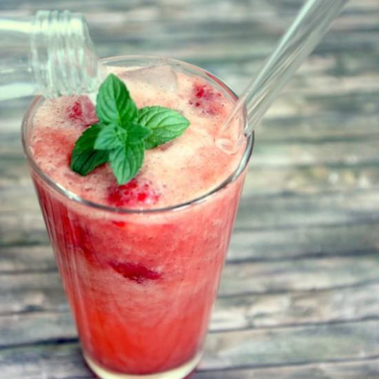 Rezeptbild: Erdbeer-Rhabarber-Limo