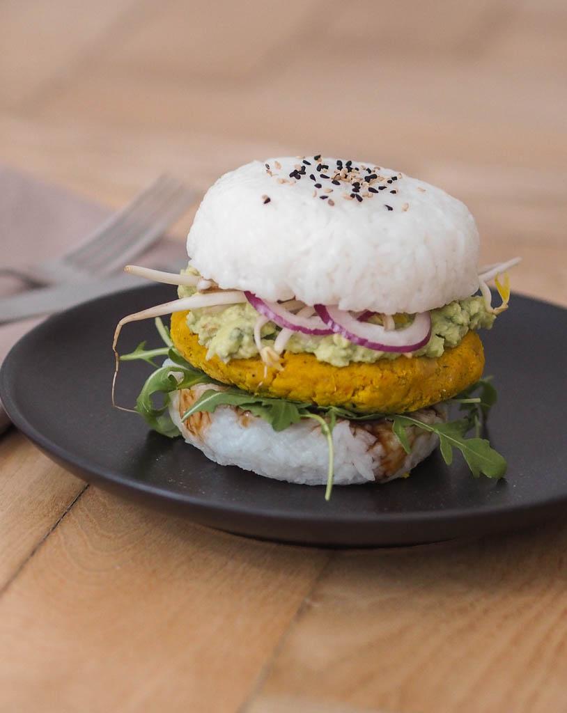 Rezeptbild: Asiatischer Reisburger mit Kürbis-Laibchen