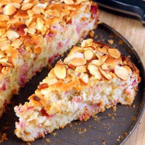 Rezeptbild: Franzoesischer Rhabarberkuchen