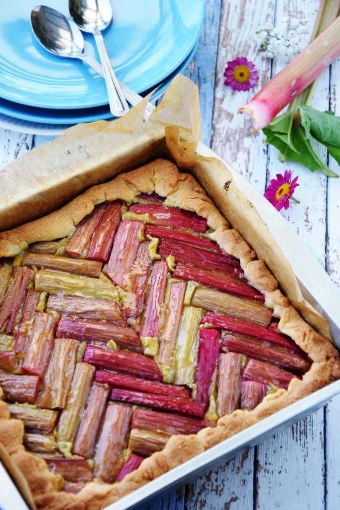 Rezeptbild: Rhabarberkuchen mit Pistazienfrangipane