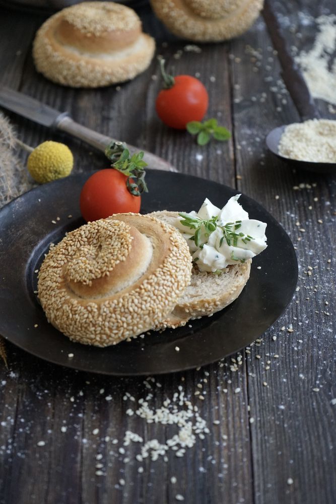 Rezeptbild: Sesambrötchen knusprig & raffiniert