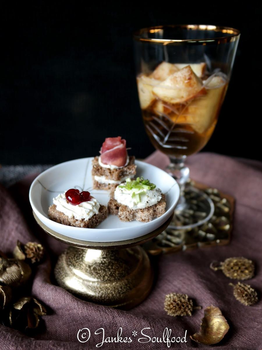 Rezeptbild: Bratapfel-Bowle & Brotpralinen