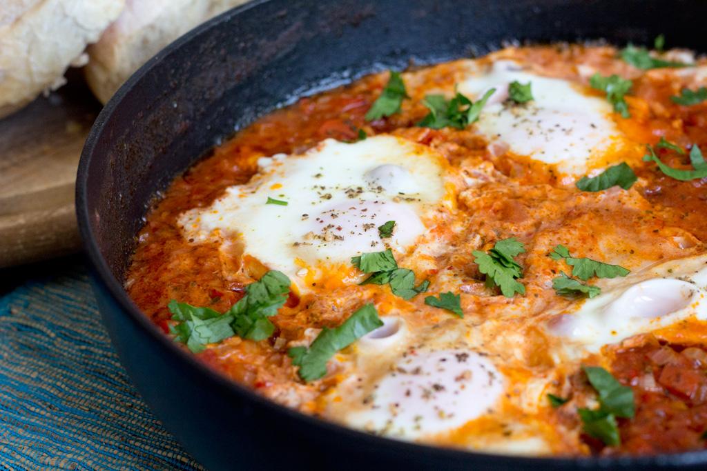 Rezeptbild: Shakshuka mit pochierten Eiern
