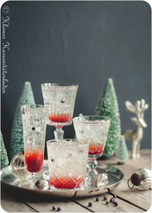 Rezeptbild: La Geniévre ~ Cocktail und Granatapfelsirup