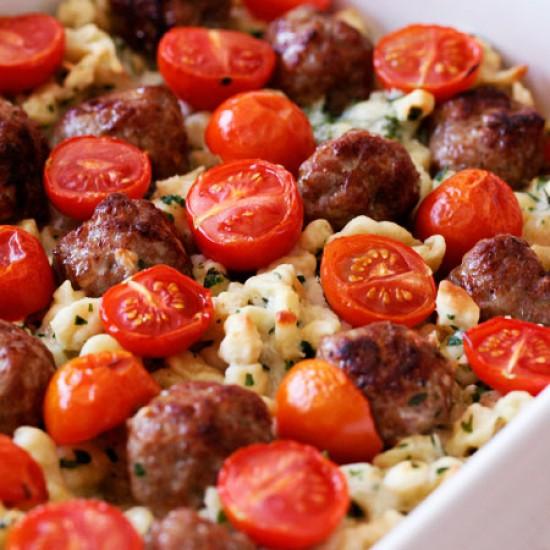 Rezeptbild: Spätzle mit Mettklösschen & Cocktailkirschen