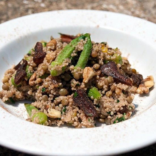 Rezeptbild: Okra Bulgur Salat mit Nüssen
