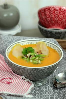 Rezeptbild: Kürbissuppe mit karamelisierten Birnen