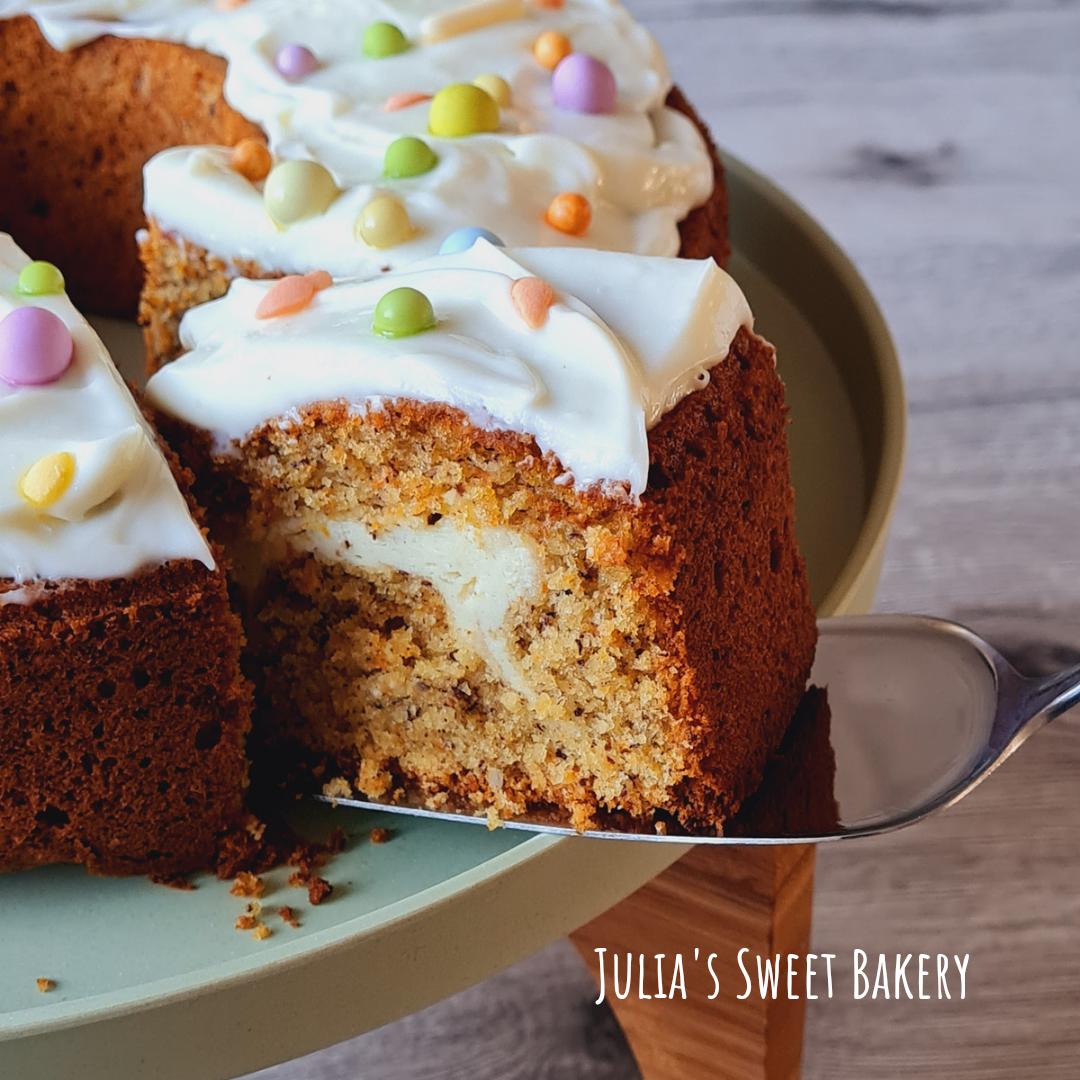 Rezeptbild: Carrot Cake mit Cheesecake Kern