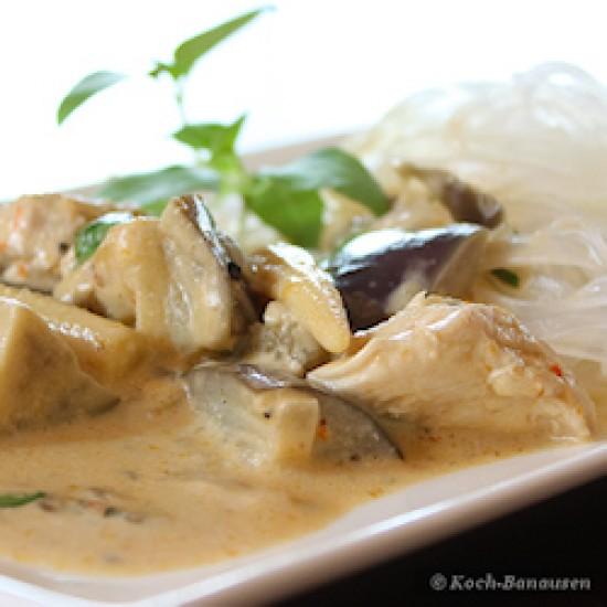 Rezeptbild: Thai Curry mit Augberginen und Thai-Basilikum