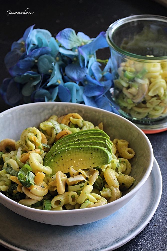 Rezeptbild: Avocado-Nudelsalat