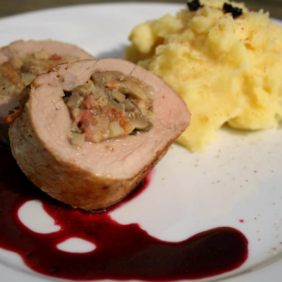 Rezeptbild: Schweinefilet mit Holundersauce