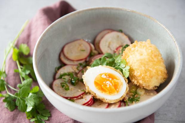 Rezeptbild: Frittierte Eier mit Radieschen-Salat