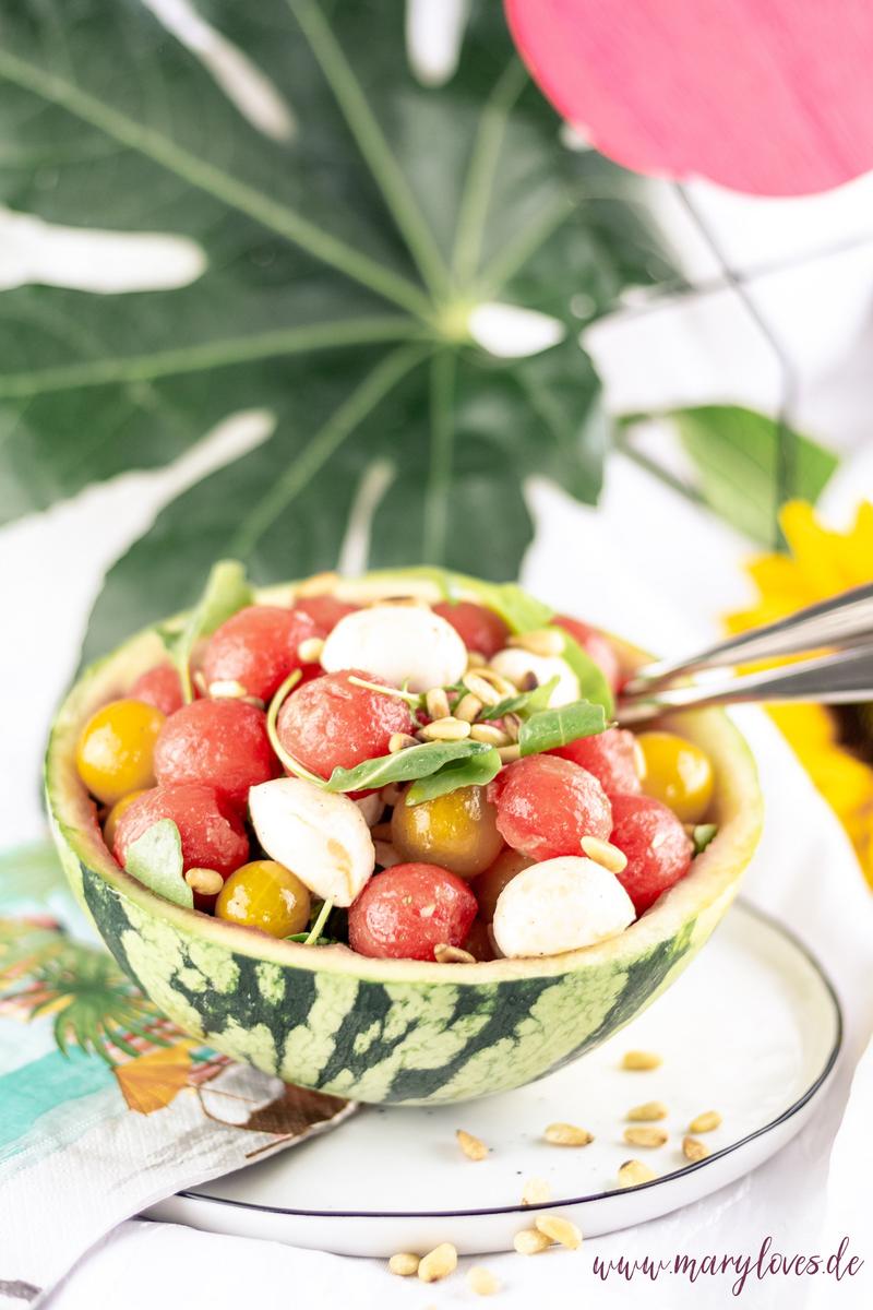 Rezeptbild: Bunter Sommersalat mit Wassermelone, Tomaten und Mozzarella