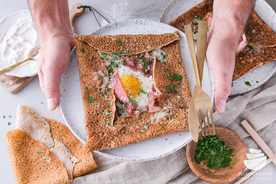 Rezeptbild: Bretonische Galettes mit Schinken, Käse und Ei