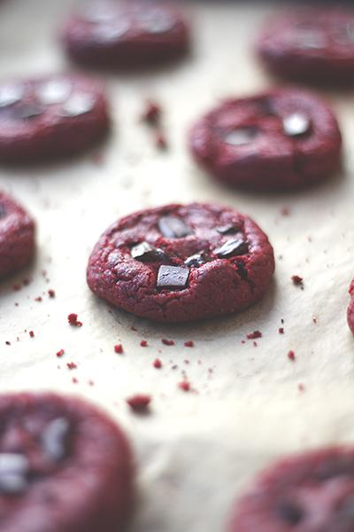Rezeptbild: Red Velvet Cookies mit Schokolade