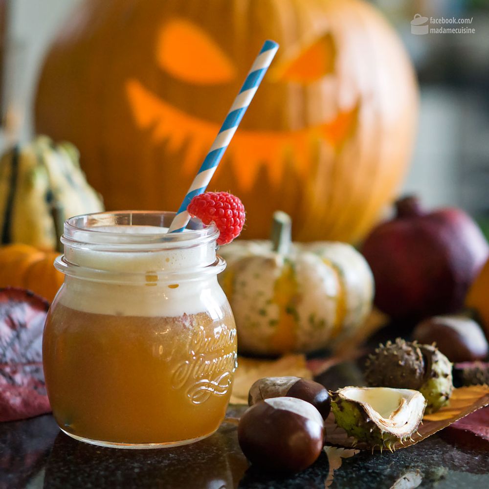 Rezeptbild: Pimm's Punsch - ein Halloween Cocktail