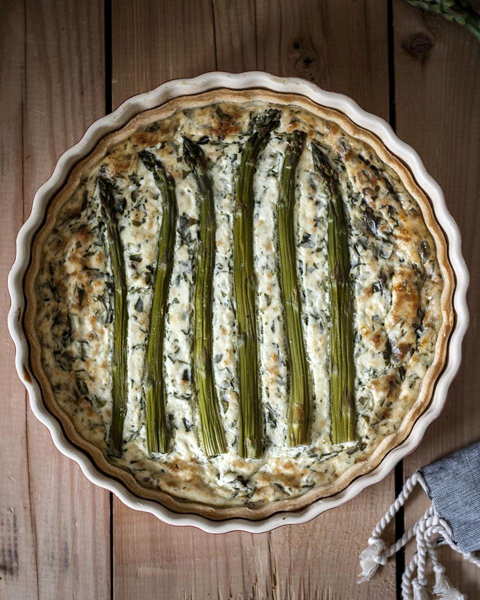 Rezeptbild: Vegane Spargel-Quiche mit Bärlauch