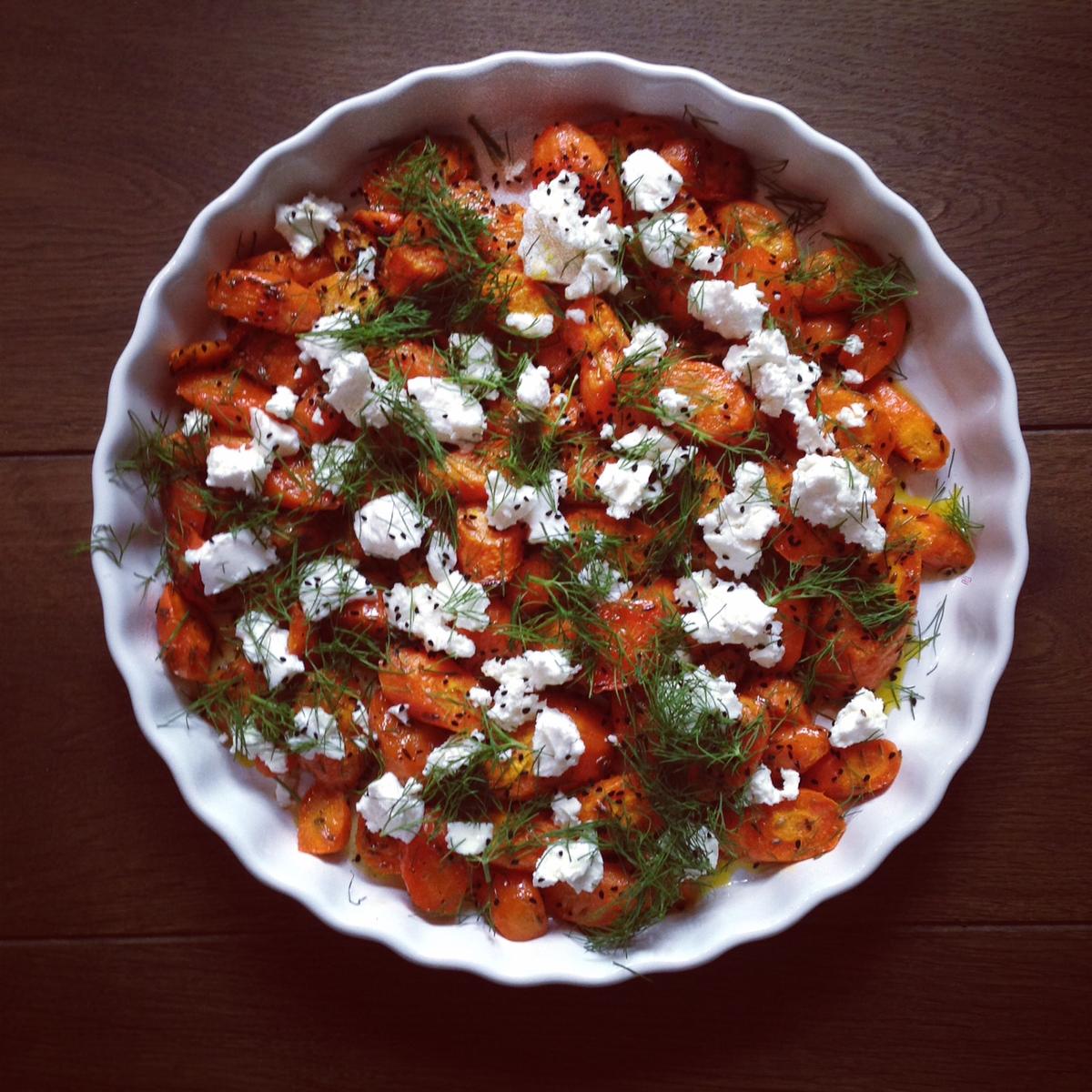 Rezeptbild: Geröstete Karotten mir Kreuzkümmel, Honig-Zitronen-Dressing und Ziegenkäse
