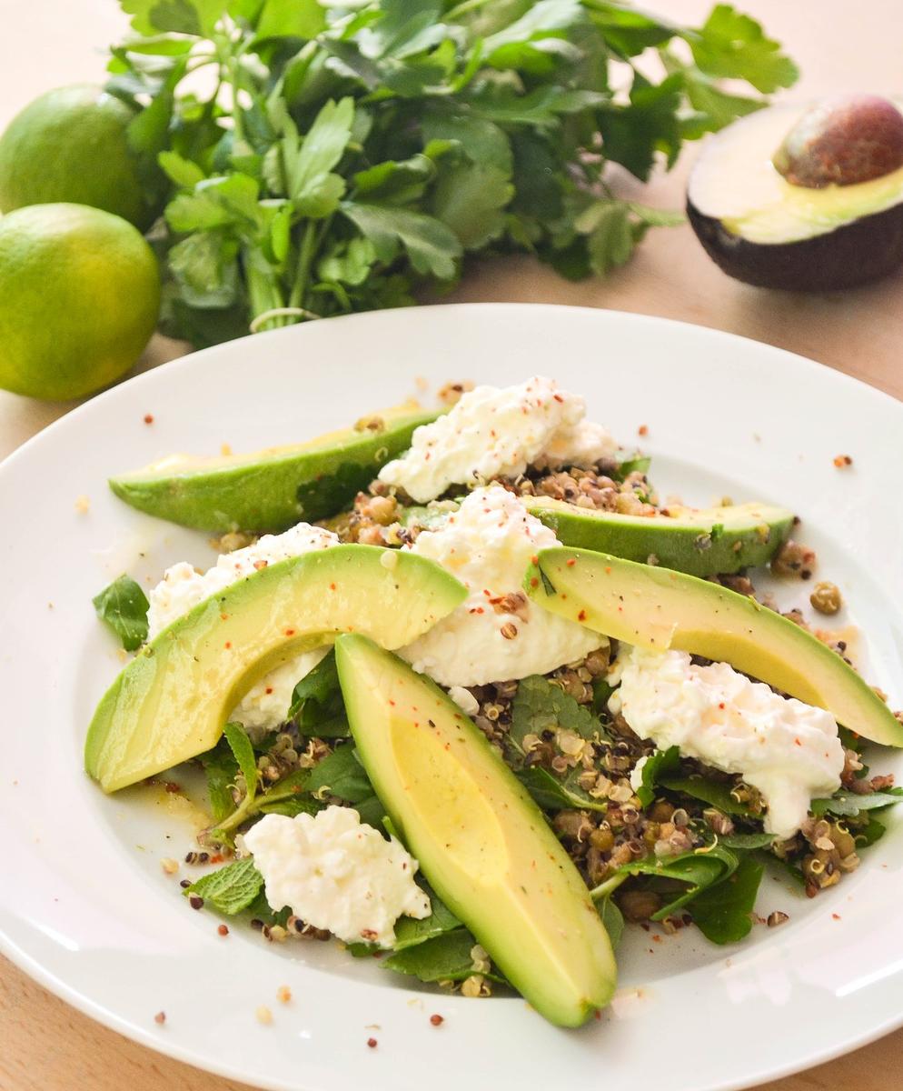 Rezeptbild: Quina-Salat mit Avocado und Mungobohnen