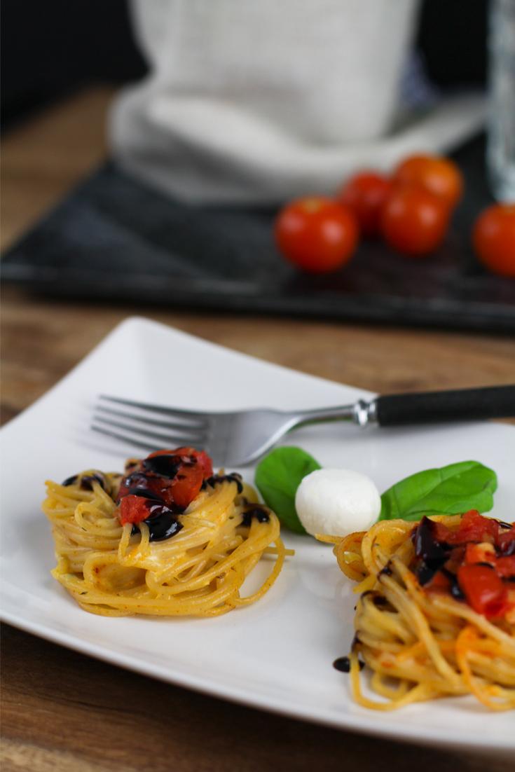 Rezeptbild: Vorspeise Spaghetti Nester Tomate Mozzarella