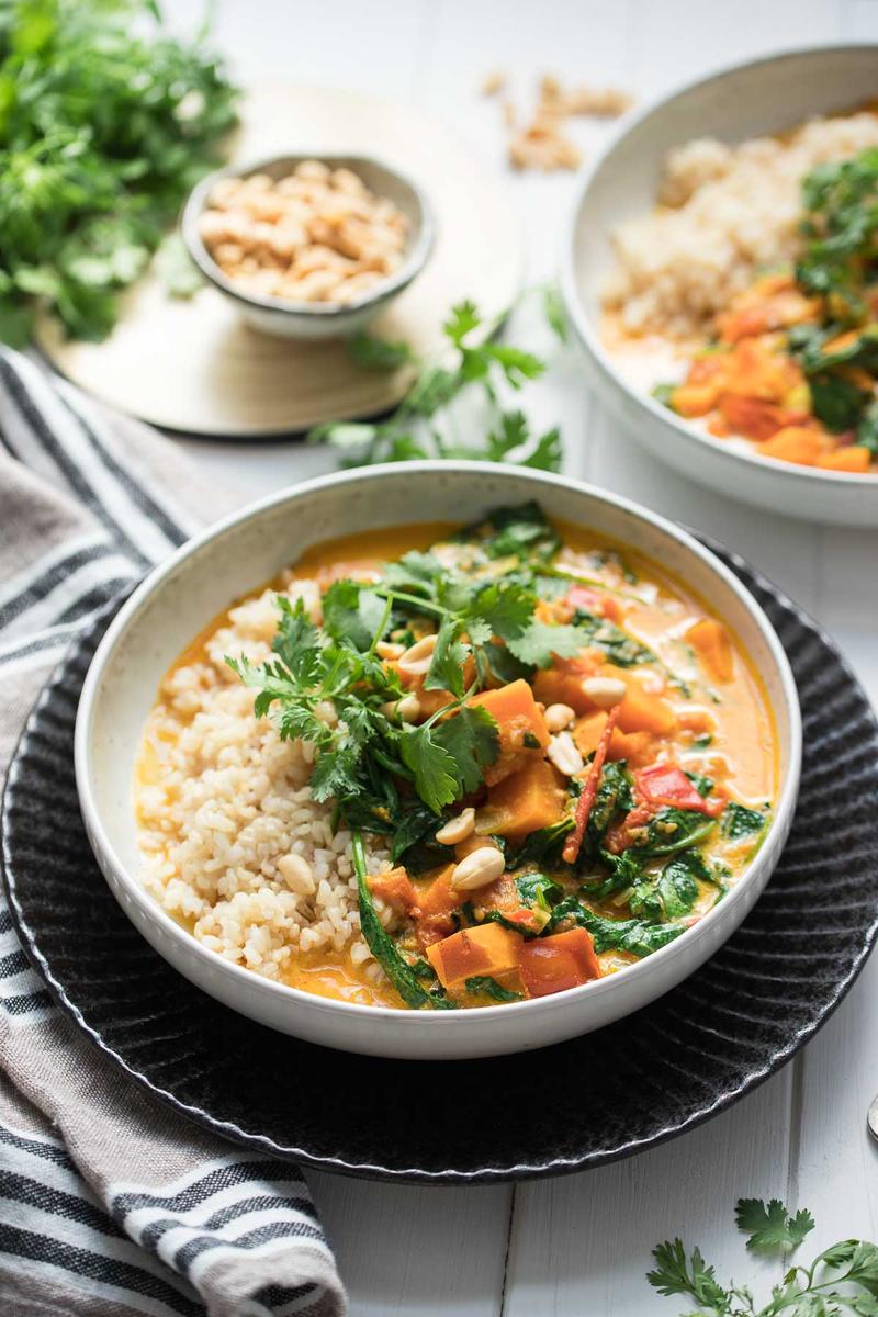 Rezeptbild: Süßkartoffel-Erdnuss-Eintopf mit Kokos und Spinat
