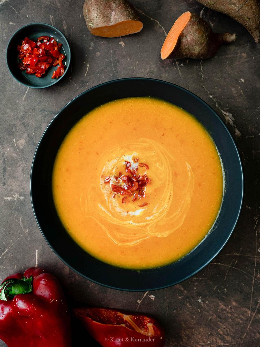 Rezeptbild: Cremige Süßkartoffelsuppe mit rotem Paprika