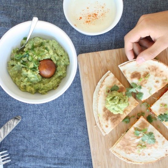 Rezeptbild: Kürbis-Chorizo-Quesedillas mit Guacamole
