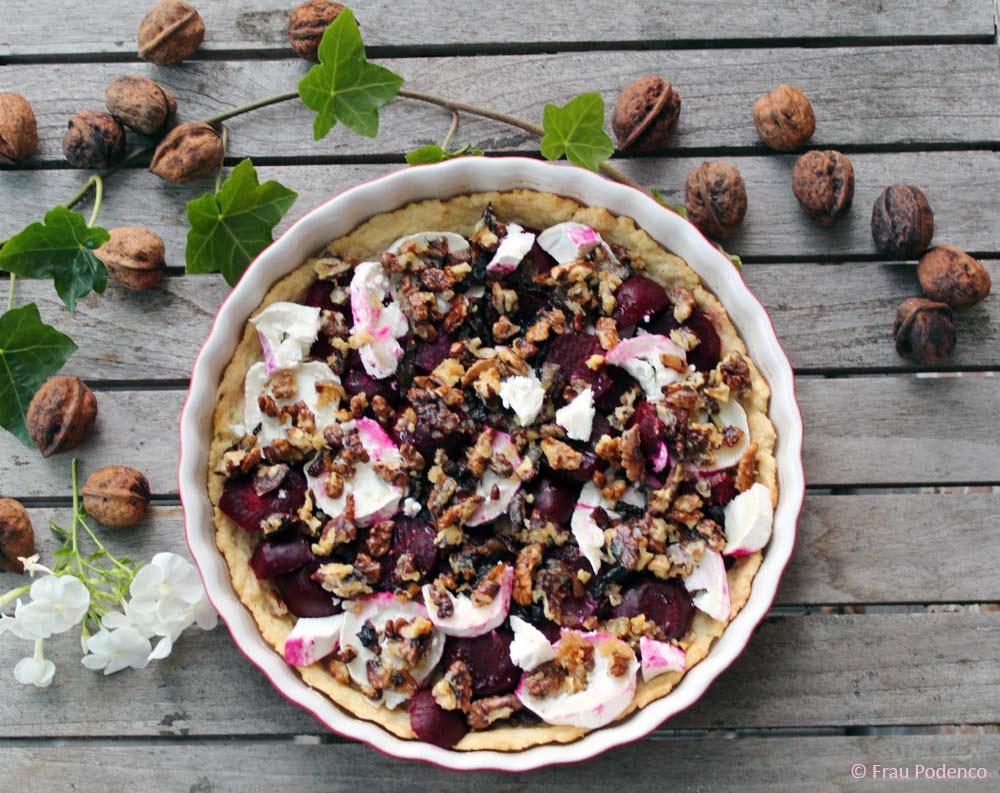 Rezeptbild: Rote Bete Tart mit Ziegenkäse und karamellisierten Walnüssen