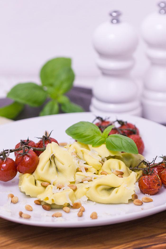Rezeptbild: Tortellini mit karamellisierten Tomaten