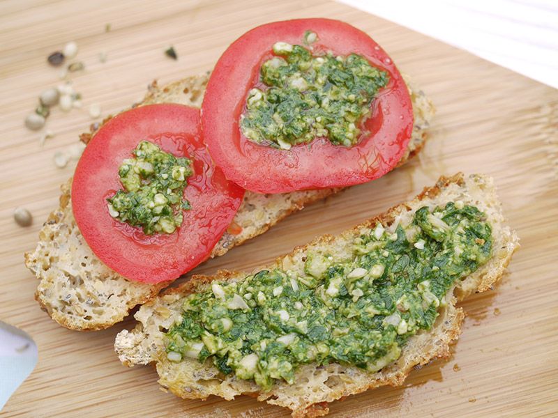 Rezeptbild: Zitroniges Petersilien-Hanf-Pesto