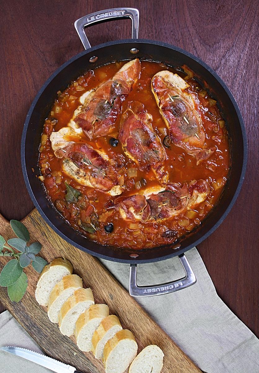 Rezeptbild: Saltimbocca vom Hähnchen mit Tomatensugo
