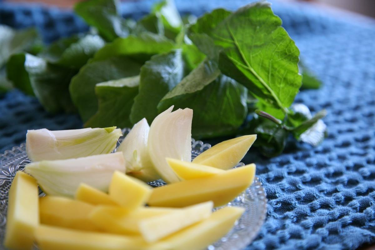 Rezeptbild: Radieschenblättersuppe