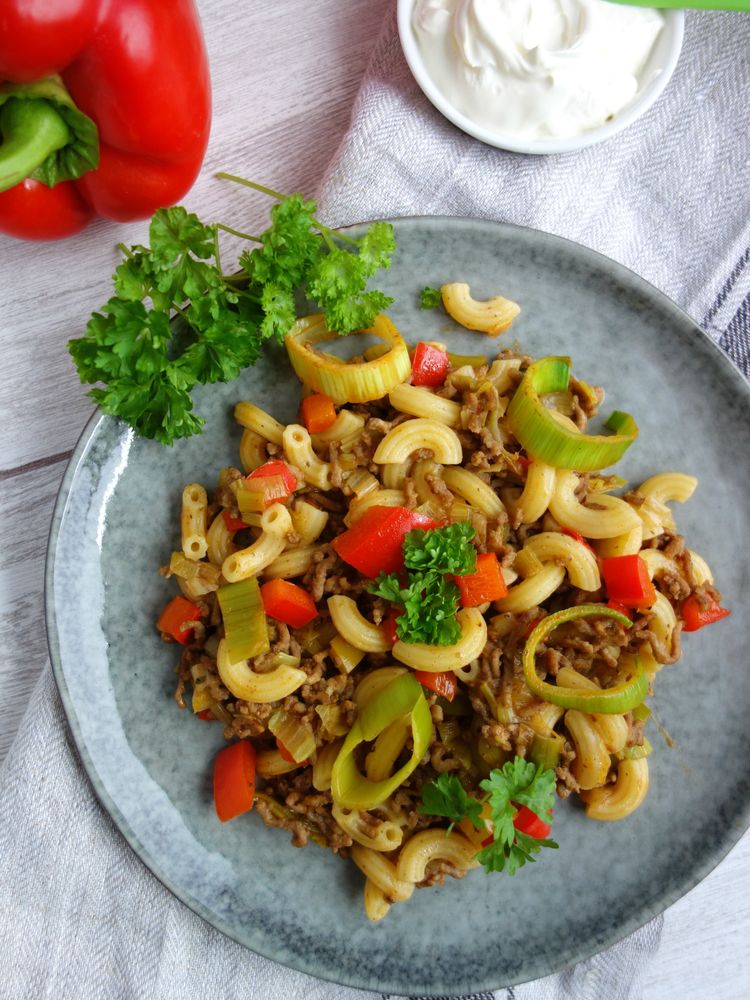 Rezeptbild: Schnelle Hackfleischpfanne mit Gemüse und Pasta