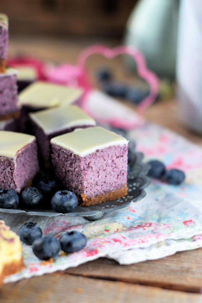 Rezeptbild: Blaubeer Cheesecake Würfel 