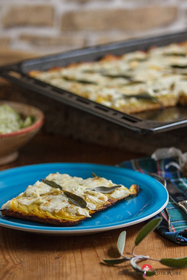Rezeptbild: Kartoffel-Ziegenkäse-Pizza mit Salbeiblättchen