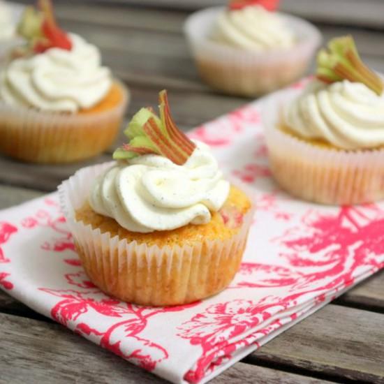 Rezeptbild: Rhabarber Honig Cupcakes